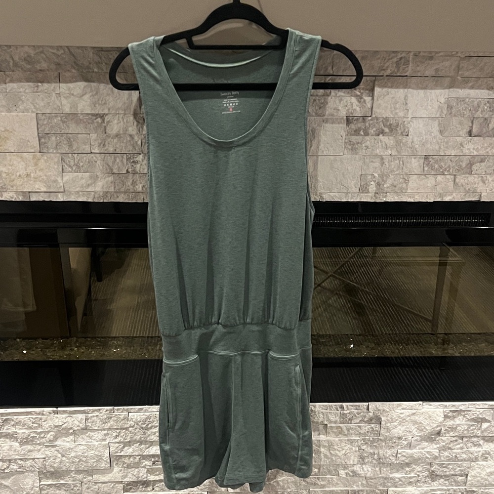 Sweaty Betty Sleeveless Olive Green Romper size Large